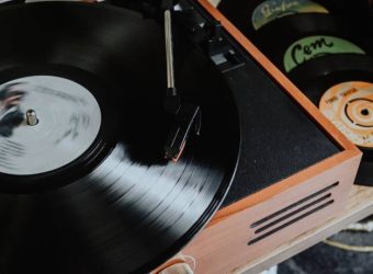 Cómo me arreglo para una fiesta de los años 50